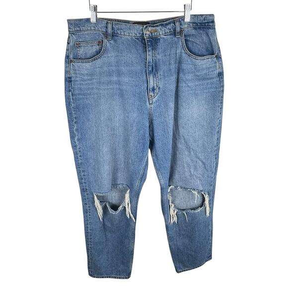 ASOS Curve Denim - ASOS Design Curve Light Wash High Rise Distressed Knee Straight Leg Jeans Sz 14